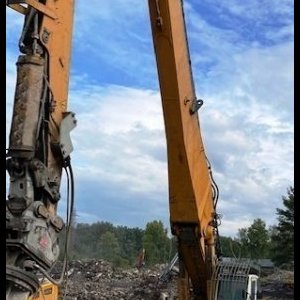 foto 28m/58t demolition bagger Liebherr R954